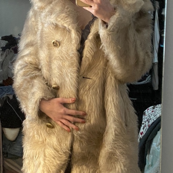 Oversized faux fur jacket - Picture 3 of 3